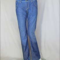 Yanük Medium Wash Jeans