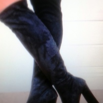 Black_stretch_velvet_boots_medium