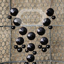 large knotiebubble necklace - black w/gold