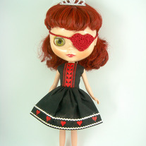 Red-queen-1_medium