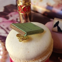 Lolita mini book brooch - Thumbnail 2