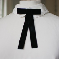 Detachable Velvet Bow