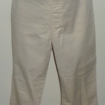 Khaki Capris-Gap Maternity Size 10R   CLLO2