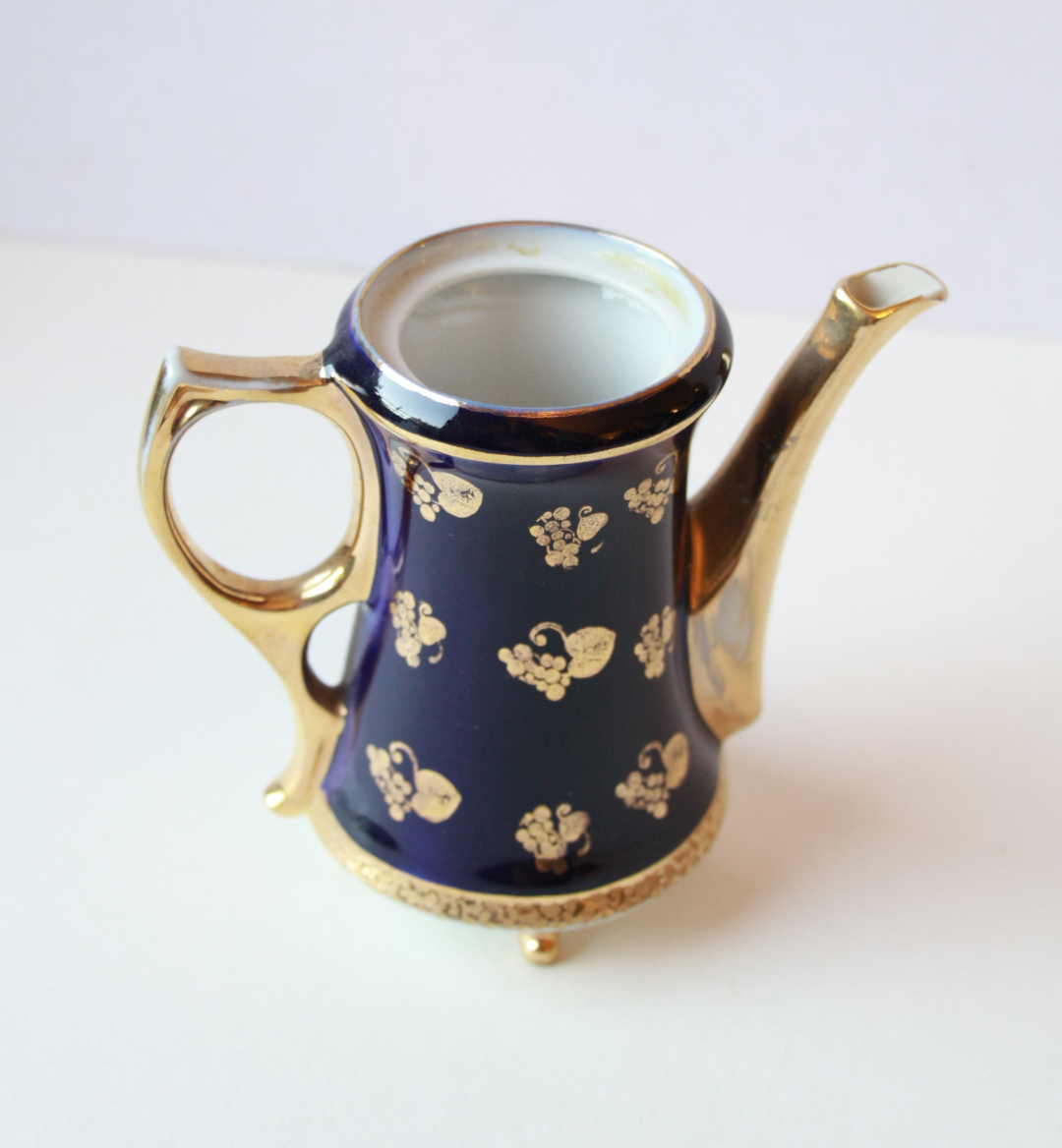 Vintage German Tea/Coffee Creamer JLM Menau Graf von Henneberg on