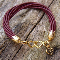 Red Leather Gold Heart Clasp Bracelet