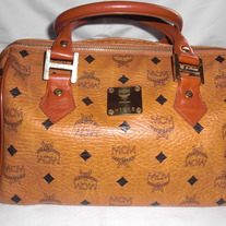 100 % AUTHENTIC MCM VINTAGE BOSTON HANDBAG 