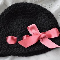 Crochet_baby_hat_ribbon_medium