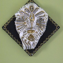 Golden-skull-front_web_medium