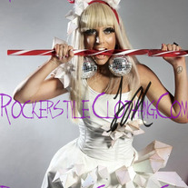 THE FAME BORN THIS WAY LADY GAGA SIGNED / AUTOGRAPHED PHOTO