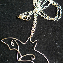 Necklace_20-_20flying_20bat_20silver_medium