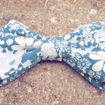 Bow tie pin