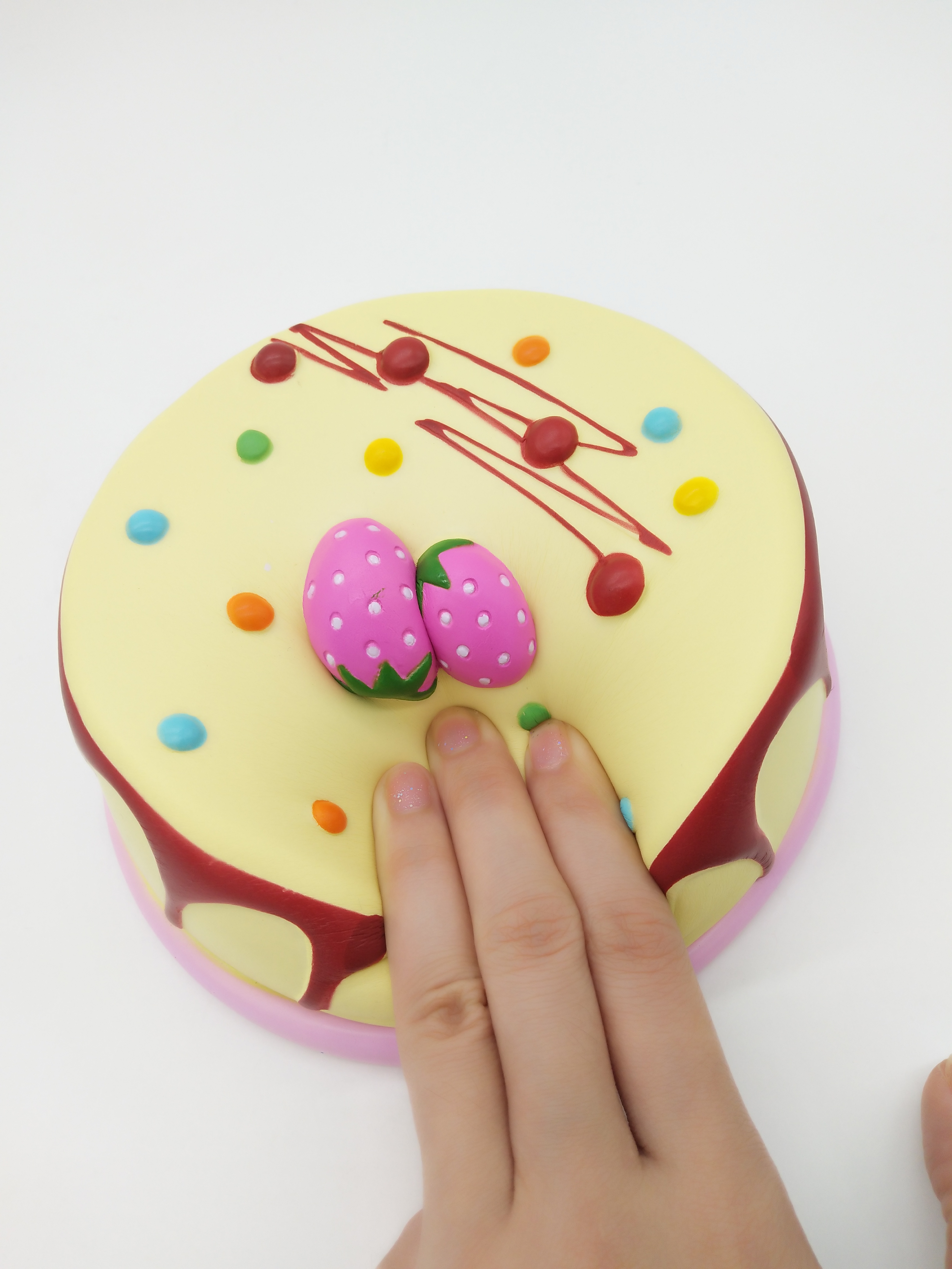 Slow Rising Scented Strawberry Cake Squishy Â· Kawaii
